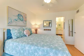 Pet-Friendly Condo w/ Seasonal Pool in Galveston! - Image 5