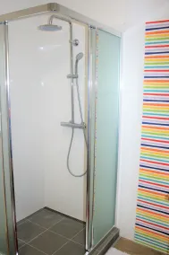 ★ artistique ★ spacieux ★ climatisé ★ patio ★ terrasse ★ parking gratuit - Image 2