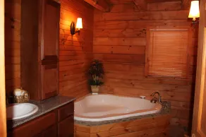 Mysig familjevänlig log cabin med 25ft interiör öppen spis + moderna bekvämligheter. - Image 4