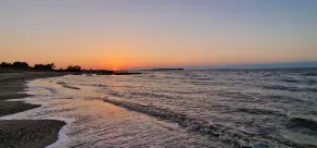Waterfront mobile home Port des Barques 17 (in residential park) - Image 3