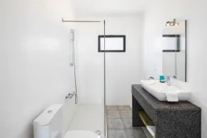 Villa Vale a Pena, for up to 40 people, near Carvoeiro. - Image 2