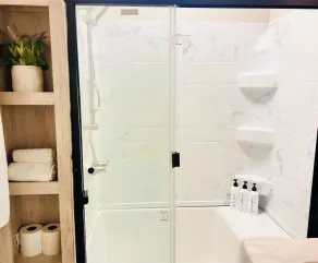 Lakefront 1 bedroom tiny home - Image 2
