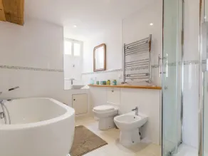 Renoviertes Pfarrhaus, Garten & Sauna, 9 Schlafzimmer, Haustiere Erlaubt - Image 4