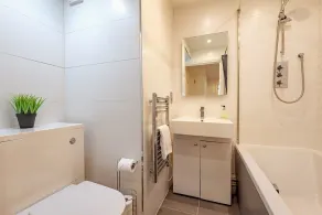 2BR Town Centre with Fast Wi-Fi & + Sleeps 7! - Image 2