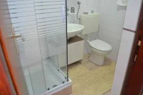 Holiday apartment with terrace and air conditioning - Image 2