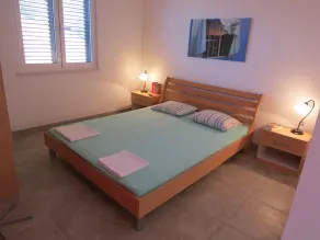 Top studio for 2-3 people, directly on the sea, boat mooring, bike hit! - Image 3