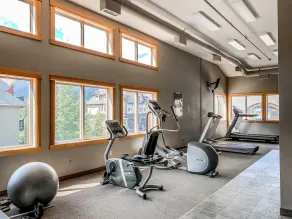Luxury Condo - Newly Renovated and New Furniture - Outdoor Pool - Mountain Views - Image 3