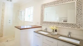Ellavista LUXE beachside home with ocean views and WIFI - Image 3