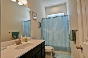 Beautiful 5 bed/4 bath House in the Ocean View Beach Club Community! Wifi Available, Pool, Fitness Center, Sauna, Weekend Beach Shuttle! - Image 5