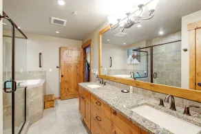 Elegant, dog-friendly retreat w/ shared pool & fireplace - near trails - Image 4