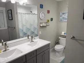 484 E Market - New construction close to town and the Beach! - Image 4