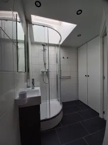 Nette vakantie woning met tuin en terrassen midden in het dorp - Image 3