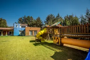 Casa de campo con 2.500m de jardín y parque infantil. - Image 3
