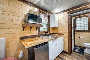 Tiny Cabin Nature Retreat Near Blue Rock - Image 2