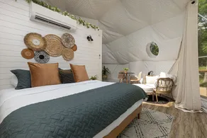 Glamping Dome Hot Tub, Fire Pit & Forest Views - Image 5