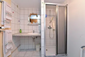 Petite maison \"Les Hirondelles\" avec vue sur les montagnes, jardin partagé et Wi-Fi - Image 3