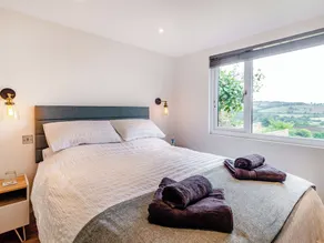 Beautiful Lodge with outstanding views of the rolling countryside. - Image 4