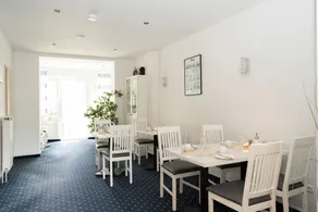 Double room with extra bed - Baltic Hotel in Lübeck - Image 4
