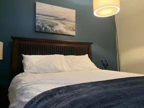 Clifton Scenic Lodge 3BR 2BA: Private Hot Tub, Spacious Patio, Offstreet Parking - Image 5