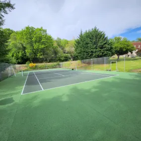 Stunning property: large pool, tennis court, and bocce court. Accommodates up to 18 guests. - Image 2