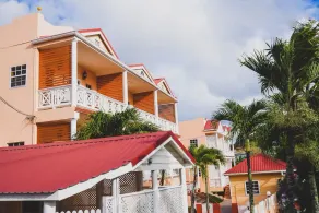 Close proximity to the International Airport and Sandy Beaches - Image 3