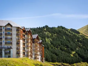 Charming Ski-in/Ski-out Apt with Balcony, Sleeps 6, Access to Spassio Spa, Close to Amenities - Image 5