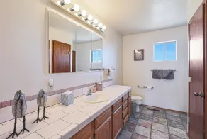 3 Bedroom 2 bath home in Wickenburg AZ with horse facilities and pool. - Image 4