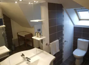 Apartment in Private House - Image 2