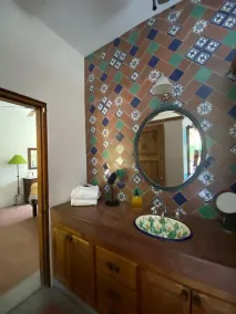 La Hacienda West Wing Villa Nº 1 de 3 Villas / ver Pool Villa & Upstairs Studio - Image 2