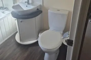 2 Bed Caravan - Sleeps 6 - Pets - Pool - Parking - Image 2