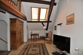 Lots of character, ideal location, lovely garden - Image 2