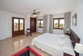 Imponerende villa med privat pool i nærheden af Es Trenc og Ses Covetes - Image 4