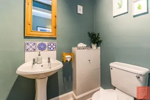 Cheerful Stays: Spacious main door flat in Leith - Image 3