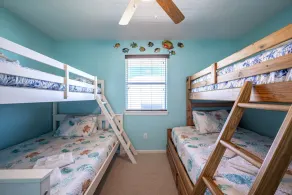 Cozy Beach Home, Short Walk to Water and Fishing Spots - Image 4