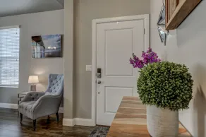 Luxury 3BD suite townhome w/ pool close to Zion. Great for groups! - Image 2