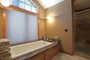Stonegate 12 - Image 4