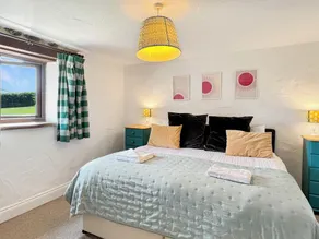 Kiri - Charming Cottage Perfect for Large Groups & Family - Image 4