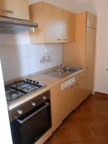 Spacious apartment with sea views and air conditioning - Image 5