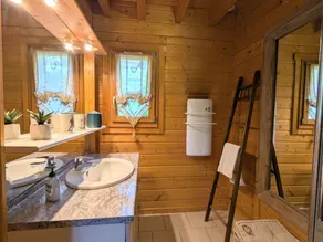 Comfortable chalet with terrace and wood stove, pets allowed - Image 4