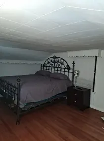 Cheerful two bedroom with a deck - Image 5