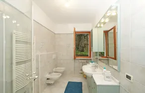 Apartamento \"Anna Torri\" com vista deslumbrante para o jardim e o lago - Image 2