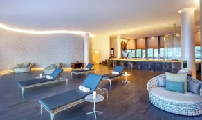 1 Bedroom Suite on Beautiful Beach Resort - Image 4