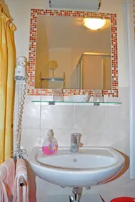 Ferienwohnung Lavendel mit 1 separatem Schlafzimmer, Wohnraum mit Küche - Image 2