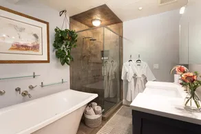 Amazing Downtown Loft, Sunsets, Dogs, Views - Image 3