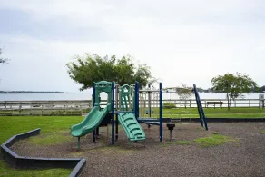 2 minutes from the Beach! - Image 2