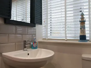 1 bedroom accommodation in Hawley - Image 2