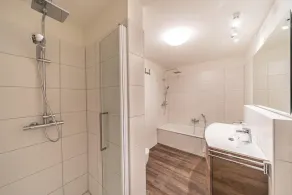 Tolles Ferienhaus mit Sauna, Kamin, Südbalkon am Wasserlauf und Balkon zum Deich - Image 4