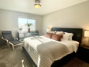 Sleek Home near Old Town with Rooftop Hot Tub & Mtn Views - Image 4