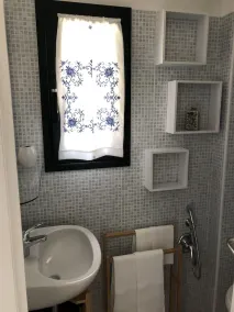 Lille landsted med privat pool - Image 3