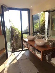 Belle maison moderne avec vue imprenable sur la mer et piscine privée - Image 3